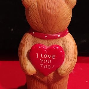Adorable Enesco Lucy & Me ceramic sculpture 3" bear features holding red heart